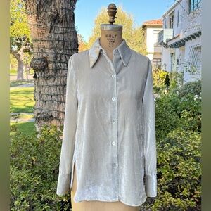 Vince elegant velvet button down shirt - size S